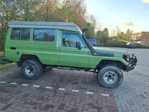 Toyota Land Cruiser HZJ 78 Bild 4