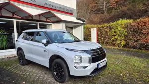 Mitsubishi Outlander 2.4L PHEV Intro Edition
