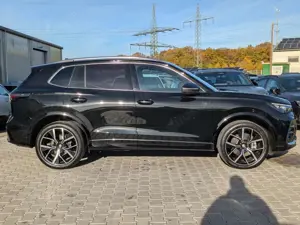 Volkswagen Tiguan 2.0 TDI 4M R-Line PANO*HK*AHK*MATRIX*20" Bild 2