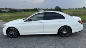 Mercedes-Benz E 350 d 9G-TRONIC AMG Line 8-Fach Bereift!