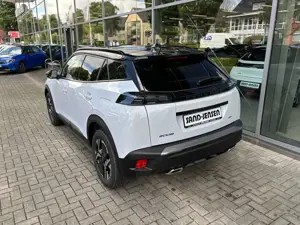 Peugeot 2008 GT 130 PT EAT Alcantara ACC Navi 360 Massage Bild 4