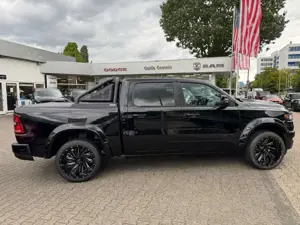 Dodge RAM 1500 Laramie Night Premium Crew 2025 UMBAU Bild 5