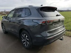 Volkswagen Tiguan 2.0 TDI Life Pano IQ LED Head GV5 AHK 360 Bild 3