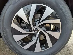 Volkswagen Tiguan 1.5 eTSI Life Pano IQ LED Head GV5 AHK 360 Bild 3