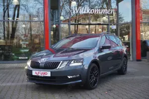 Skoda Octavia Combi 1.5 LED Navi Sitzheizung DAB PDC Bild 2