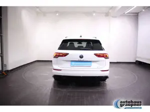 Volkswagen Golf VIII Variant 1.5 TSI DSG R-Line PDC LED Bild 3