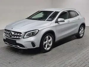 Mercedes-Benz GLA 180 LED/Navi/SHZ/Kam/Tempom./el.Heck/18-LM