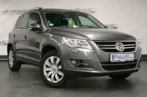 Volkswagen Tiguan Team 4Motion 2.0TSI*2HAND*AHK*NAVI*KAMERA*PDC*SHZ*