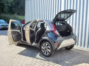 Toyota Aygo X 1.0 VVT-i CVT Teamplayer AppleCarPlay, BT Bild 4
