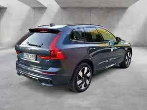Volvo XC60 T6 Plus Dark Recharge Plug-In Hybrid AWD Bild 4