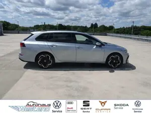 Volkswagen Golf Var. R-Line 1.5l eTSI 110kW DSG LED Navi Klima Bild 3