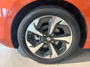 Suzuki Swift Comfort+ NAVI ACC RFK Klimaaut SHZ LED PDC Tempo B Bild 5