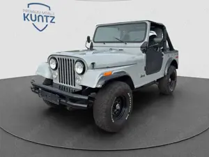 Jeep CJ-7 5.0L V8 | Frame-Off restauriert | Sidepipes