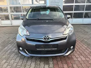 Toyota Verso-S 1.33, Navi, Rückfahrkamera, HU/AU neu Bild 3