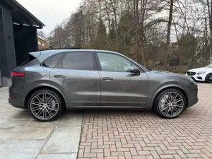 Porsche Cayenne Turbo 2.Hand Approved 03/27 8-Fach LED Bild 5