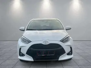 Toyota Yaris 1.5 Hybrid Teamplayer Comfort-Paket+WKR Bild 5