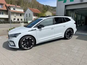 Skoda Enyaq 80X Sportline AHK EHK Pumpe Matr Navi Pano