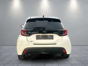 Toyota Yaris 1.5 Hybrid Teamplayer Comfort-Paket+WKR Bild 4