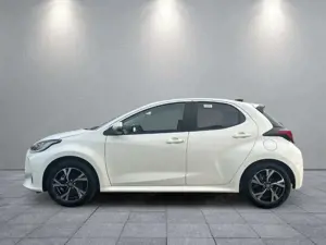 Toyota Yaris 1.5 Hybrid Teamplayer Comfort-Paket+WKR Bild 3
