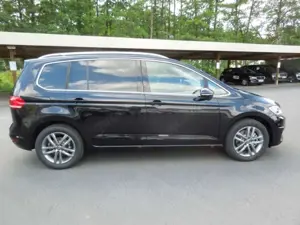 Volkswagen Touran 1.5TSI DSG People/LED/AHK/Navi/AppConnect Bild 3