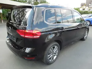 Volkswagen Touran 1.5TSI DSG People/LED/AHK/Navi/AppConnect Bild 4