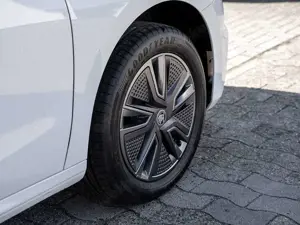 Skoda Fabia 1.0 TSI Tour LED KAMERA SHZ PDC KLIMA Bild 5