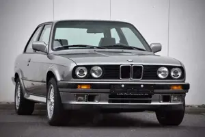 BMW 325 ix 2 Türer Coupe NEUWAGEN ZUSTAND