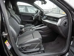 Audi A3 Sportback 35 TFSI S tronic NAVI ACC LED Bild 2