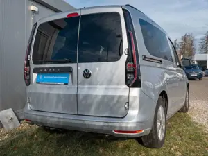 Volkswagen Caddy 2.0 TDI Life USB PDC AHK SHZ NAVI LED ACC Bild 3