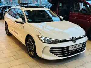 Volkswagen Passat Variant Elegance TDI DSG IQ.LIGHT NAVI AHK ACC PDC PANO Bild 2