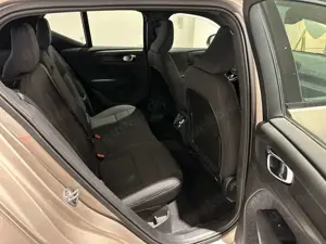 Volvo XC40 Single Motor Plus Rech. RWD Extended Range Bild 4