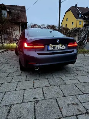 BMW 320 320d Aut. Advantage Bild 2