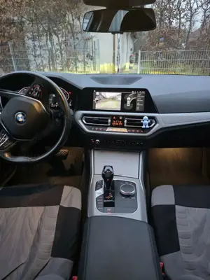 BMW 320 320d Aut. Advantage Bild 5