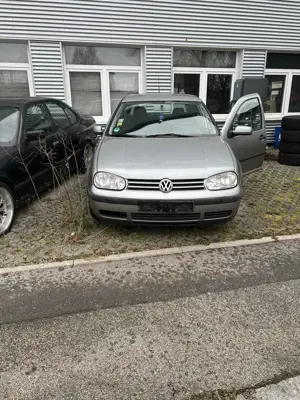 Volkswagen Golf 1.6