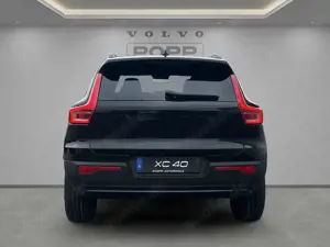 Volvo XC40 B3 Plus Black Edition 20" 360° ACC FHZ PANO Bild 4