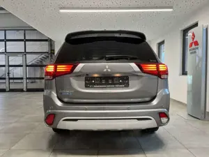 Mitsubishi Outlander 2.4 PHEV Plug-in Hybrid Spirit Plus 360°Kamera Bild 3