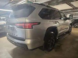 Toyota Sequoia Bild 5