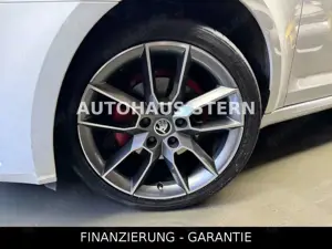 Skoda Octavia 2.0 TDI Combi ACC Carplay 8fach LED AHK Bild 4