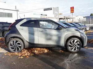 Toyota Aygo X 1.0 Teamplayer AYGO Bild 3