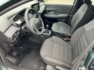 Dacia Sandero Stepway TCe 90 Expression SHZ+LED+PDC Bild 4