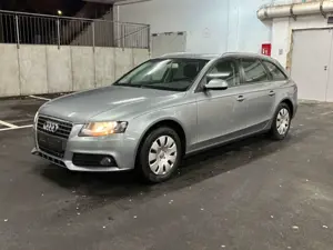 Audi A4 2.0 TDI Avant Attraction TÜV 07/2027