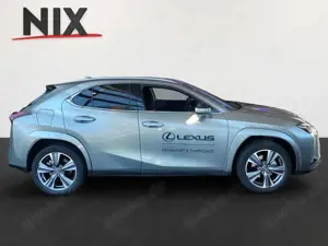 Lexus UX 300e Entry + Luxury-Paket + HUD Bild 3