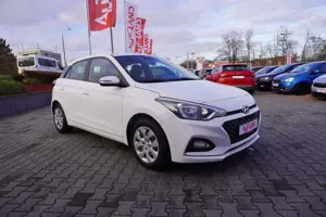 Hyundai i20 1.2 Klima USB AUX Bild 4