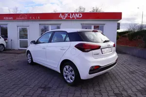 Hyundai i20 1.2 Klima USB AUX Bild 5