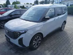 Ford Tourneo Courier 1.0 EcoBoost TITANIUM