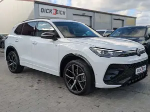 Volkswagen Tiguan 2.0 TDI 4M R-Line PANO*HK*AHK*MATRIX*20"
