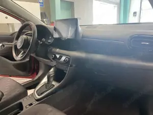 Mazda 2 Hybrid 2024 5HB 1.5L VVT-i 116 PS e-CVT FWD EXCLUS Bild 4