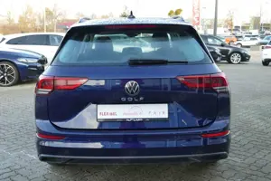 Volkswagen Golf VIII Variant 1.0 Life LED Navi ACC PDC DAB Bild 4