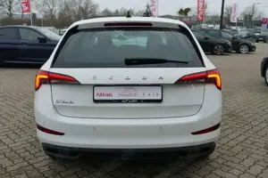 Skoda Scala 1.5 TSI Clever DSG LED Navi PDC SmartLink Bild 3