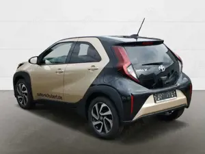 Toyota Aygo X Team D KOMFORT-/LED-PAKET+KLIMAAUTO.+SHZG+KAMERA L Bild 4